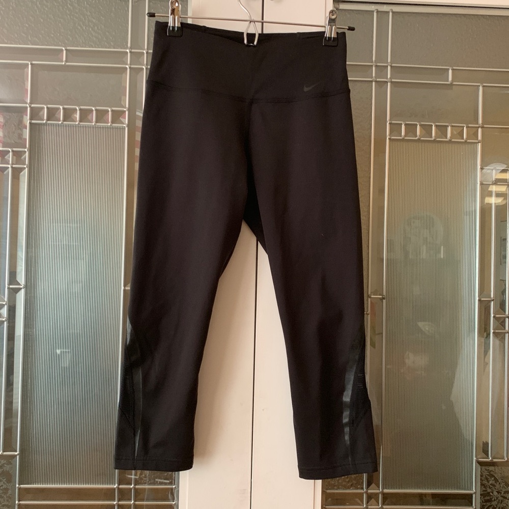 Nike Cropped Leggings
